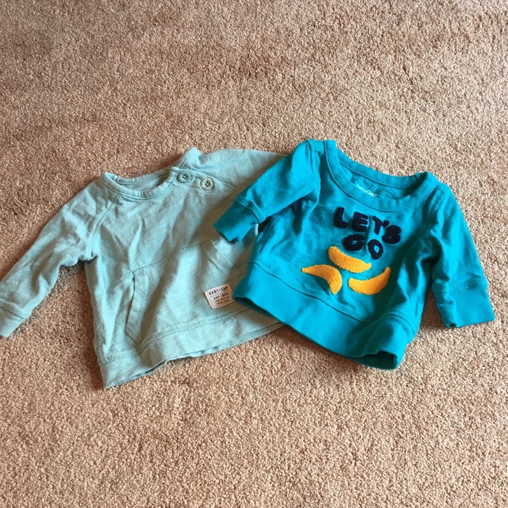 Set of 2 Gap sweatshirts